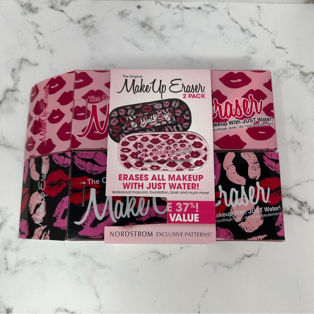 NEW MakeUp Eraser 2 Pack - Pink and Black Lips Design